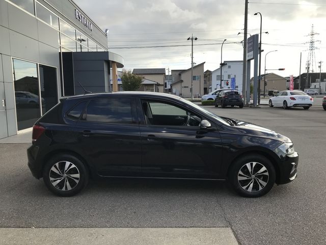 VolksWagen POLO 2019-09 13239-5