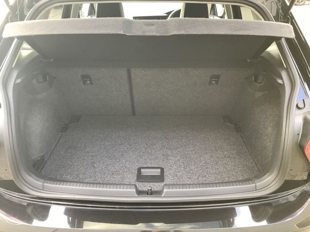 VolksWagen POLO 2019-09 13239-13