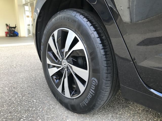 VolksWagen POLO 2019-09 13239-27