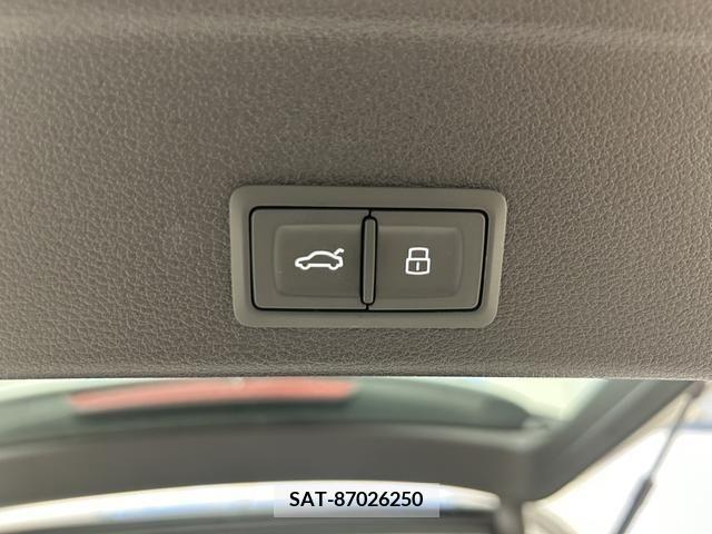 Audi A4 2022-07 292597-15