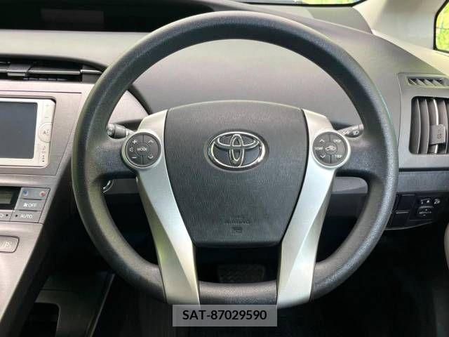 Toyota PRIUS 2013-03 255204-11