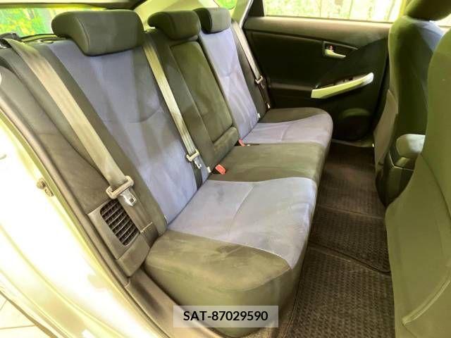 Toyota PRIUS 2013-03 255204-9