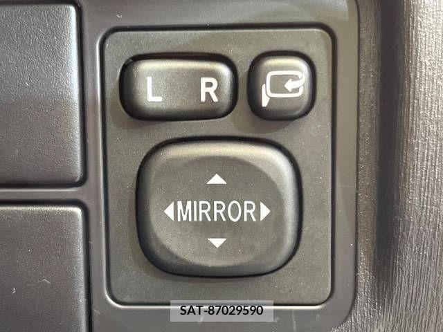 Toyota PRIUS 2013-03 255204-5