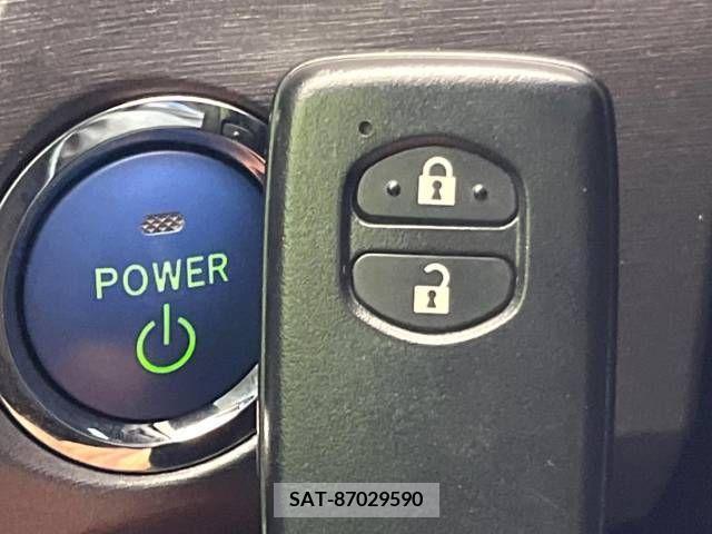 Toyota PRIUS 2013-03 255204-4