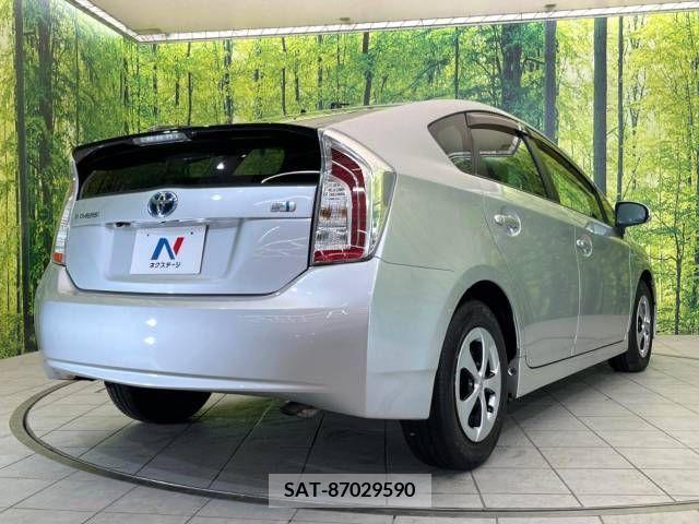 Toyota PRIUS 2013-03 255204-17