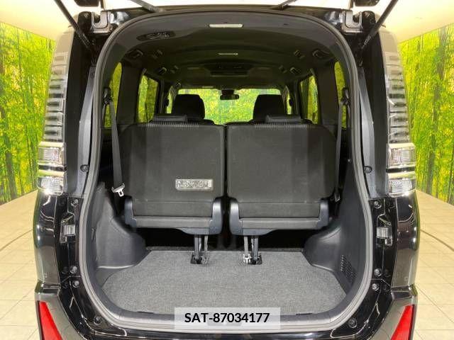 Toyota VOXY 2019-03 380761-11