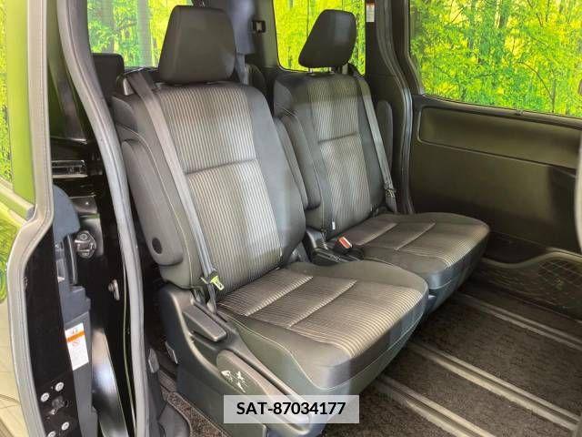Toyota VOXY 2019-03 380761-9