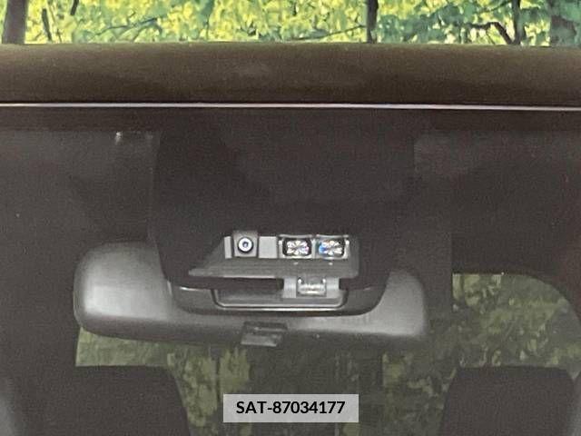 Toyota VOXY 2019-03 380761-2
