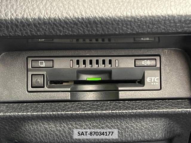 Toyota VOXY 2019-03 380761-7