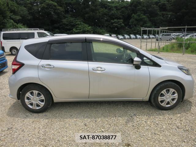 Nissan NOTE 2019-02 325479-4