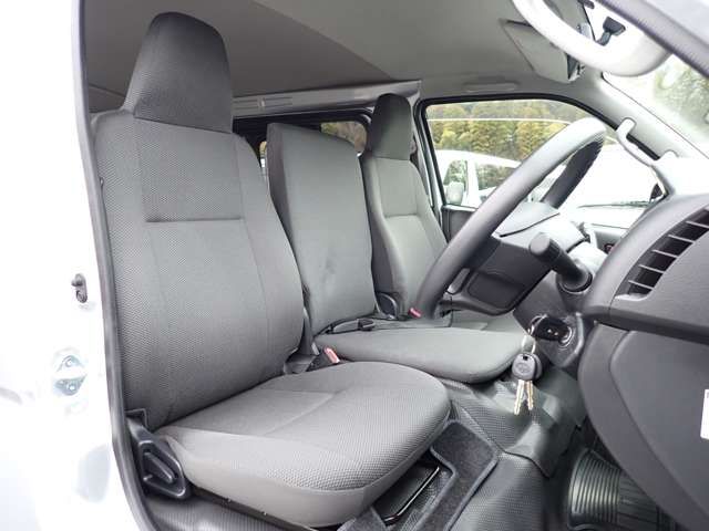 Toyota HIACE VAN 2017-10 24551-17