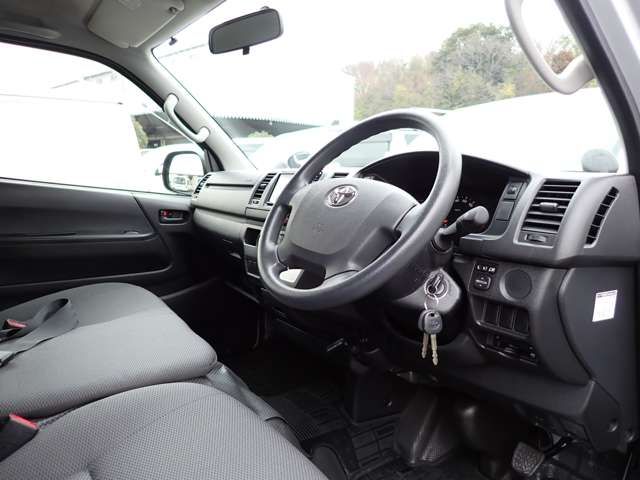 Toyota HIACE VAN 2017-10 24551-16