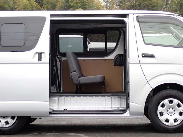 Toyota HIACE VAN 2017-10 24551-5