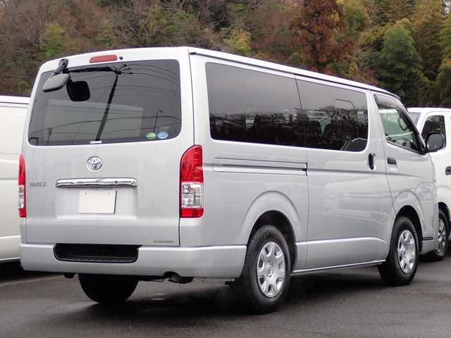 Toyota HIACE VAN 2017-10 24551-1