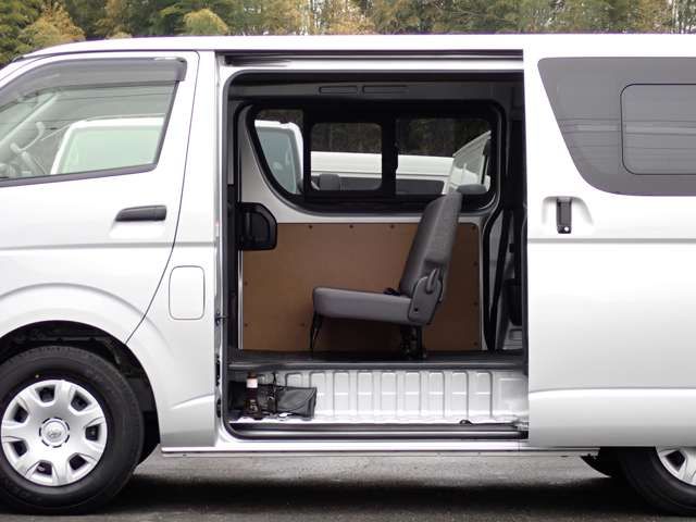 Toyota HIACE VAN 2017-10 24551-4