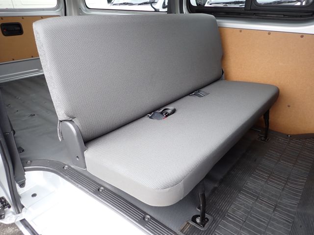 Toyota HIACE VAN 2017-10 24551-23
