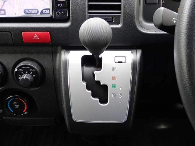 Toyota HIACE VAN 2017-10 24551-10
