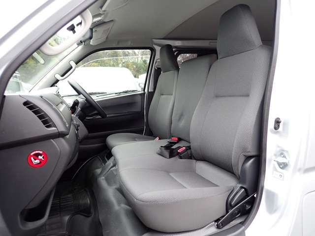 Toyota HIACE VAN 2017-10 24551-20