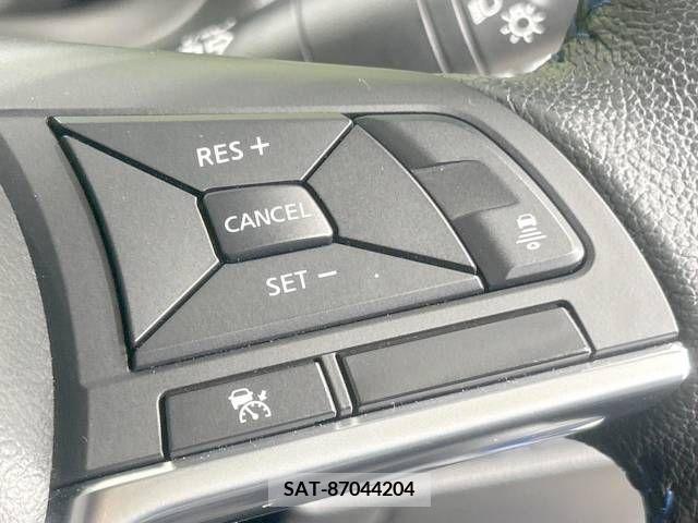 Nissan NOTE 2018-09 380411-5