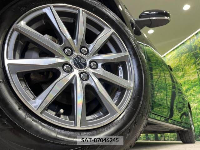 Toyota PRIUS 2017-08 282042-13