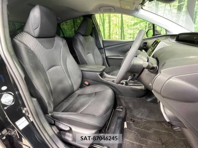 Toyota PRIUS 2017-08 282042-8