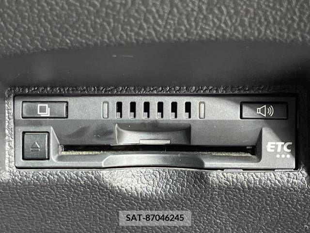 Toyota PRIUS 2017-08 282042-6
