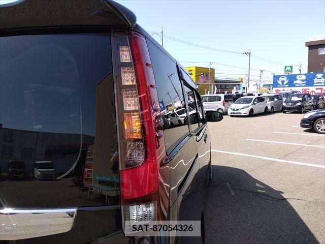Toyota NOAH 2016-02 279455-6