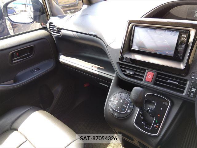 Toyota NOAH 2016-02 279455-17