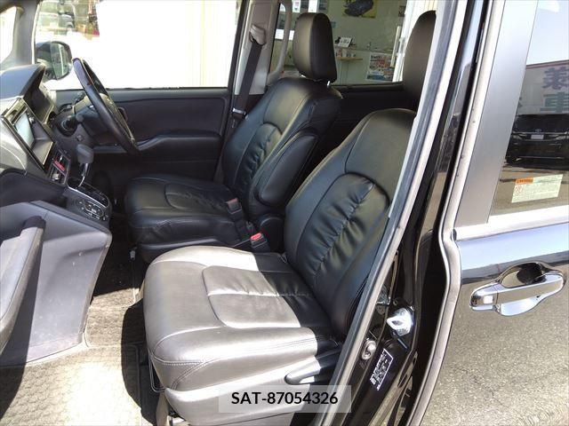 Toyota NOAH 2016-02 279455-12