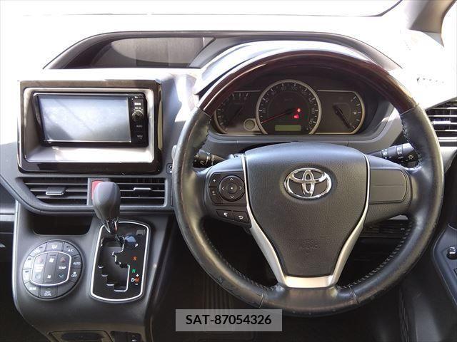 Toyota NOAH 2016-02 279455-1