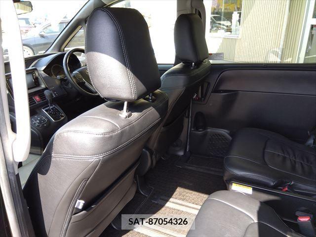 Toyota NOAH 2016-02 279455-13