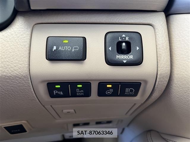 Lexus LS 2013-01 316844-12