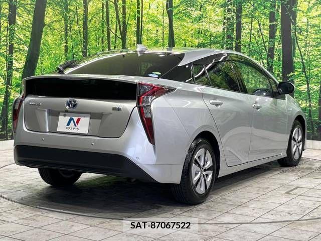 Toyota PRIUS 2016-03 322354-17
