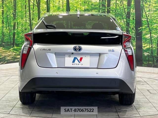 Toyota PRIUS 2016-03 322354-15