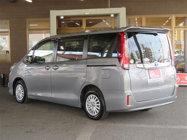 Toyota NOAH 2015-09 28796-3