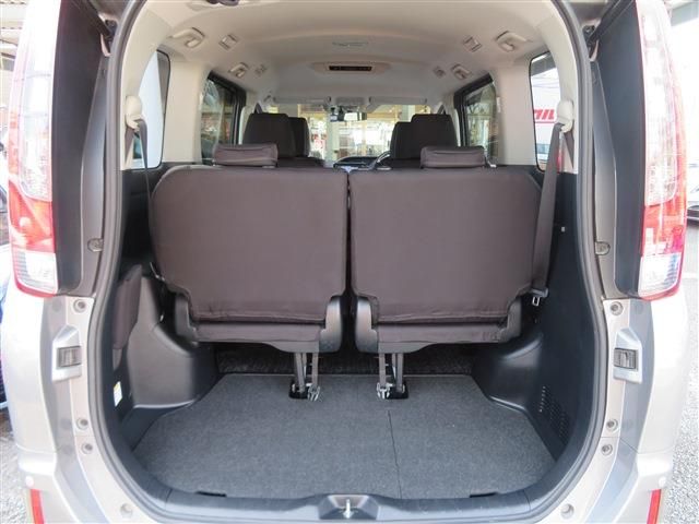 Toyota NOAH 2015-09 28796-9