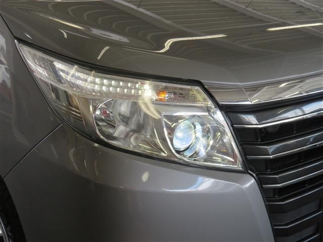 Toyota NOAH 2015-09 28796-15