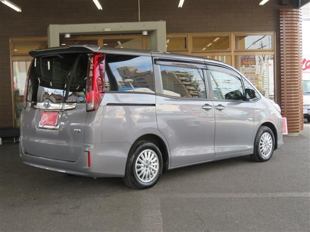 Toyota NOAH 2015-09 28796-2