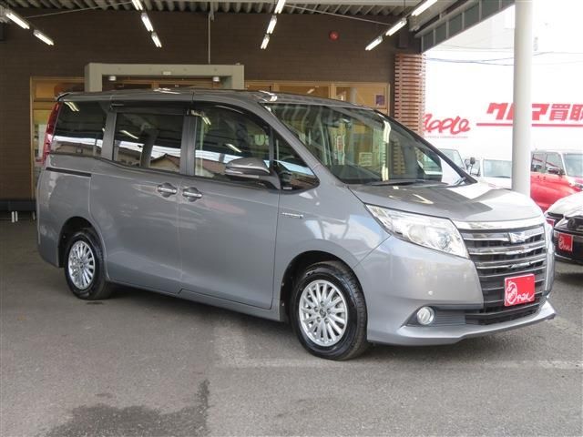 Toyota NOAH 2015-09 28796-1