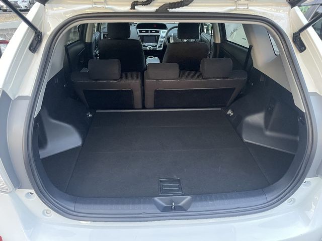 Toyota PRIUS ALPHA 2017-08 17007-7