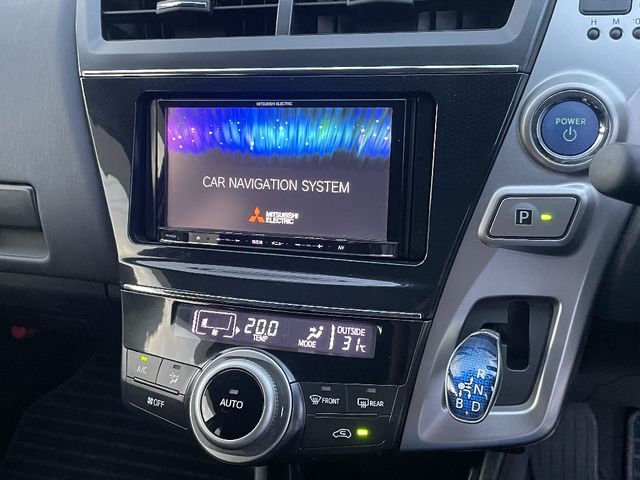 Toyota PRIUS ALPHA 2017-08 17007-10