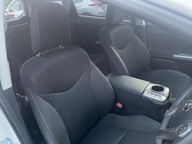 Toyota PRIUS ALPHA 2017-08 17007-5