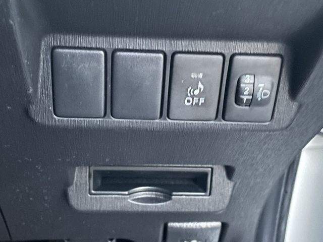 Toyota PRIUS ALPHA 2017-08 17007-15