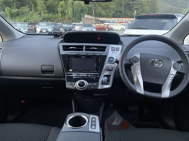 Toyota PRIUS ALPHA 2017-08 17007-3
