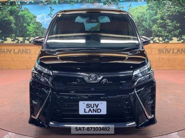 Toyota VOXY 2019-02 218255-16