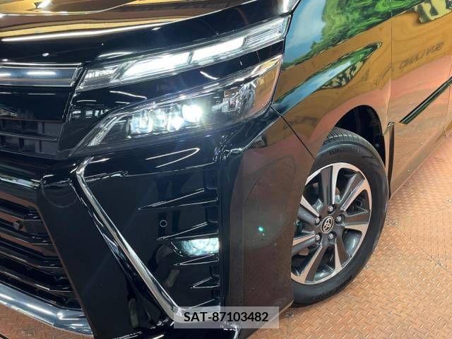 Toyota VOXY 2019-02 218255-14