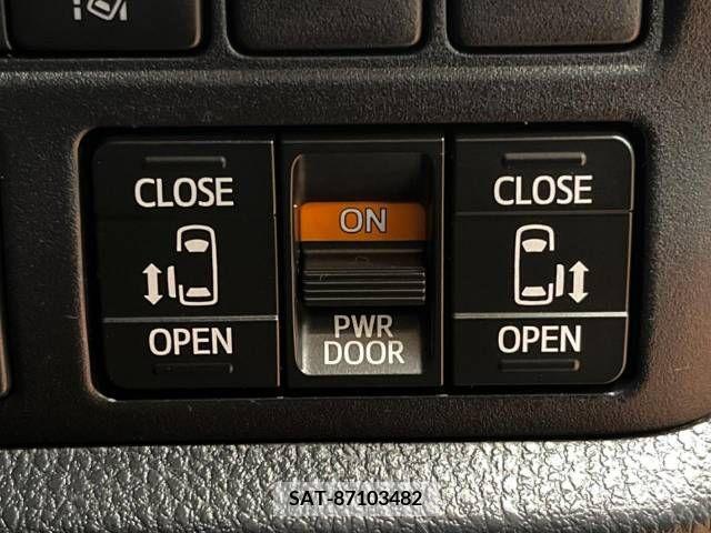 Toyota VOXY 2019-02 218255-6
