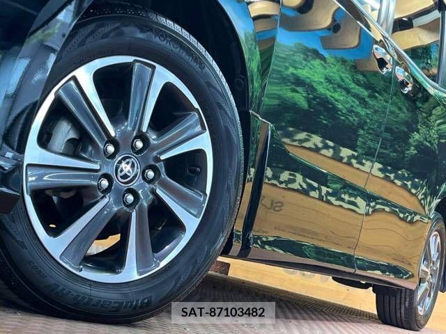 Toyota VOXY 2019-02 218255-15