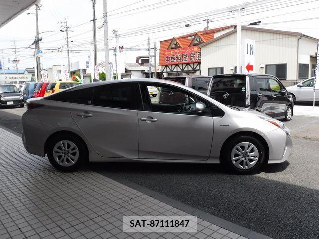 Toyota PRIUS 2016-07 322346-3