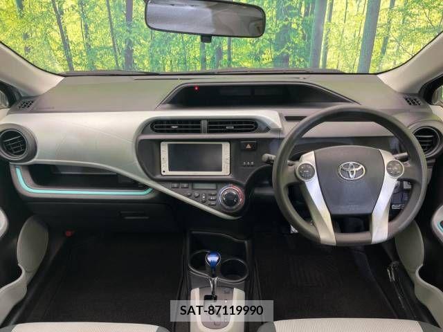 Toyota AQUA 2012-08 356232-1